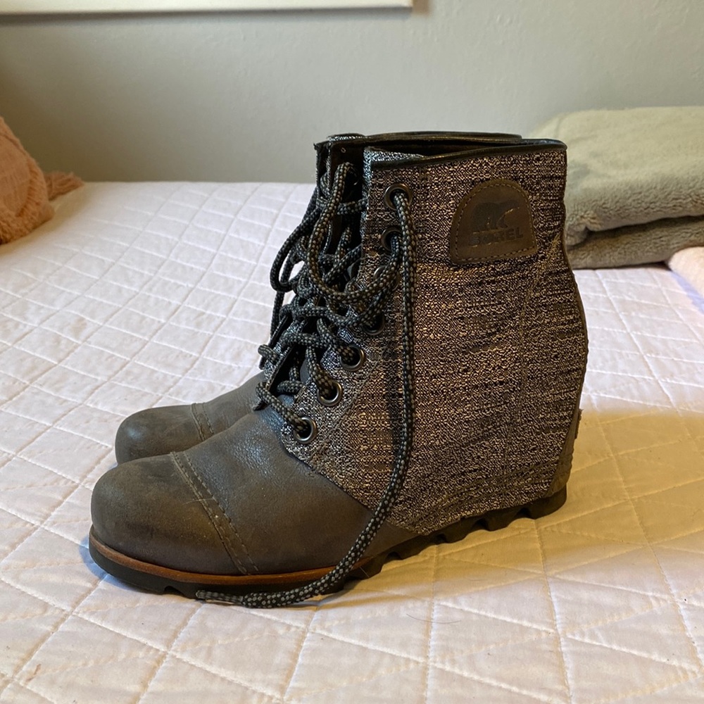 Sorel Wedges!!